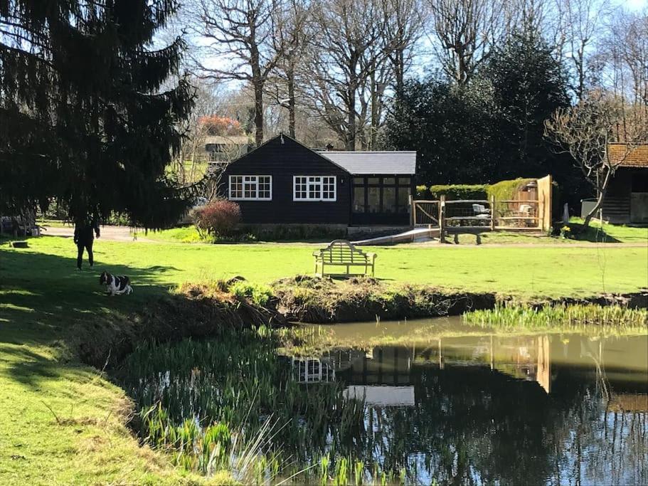 Halfmoon Lodge @ Knights Hole Wheelchair Access Cranbrook Esterno foto